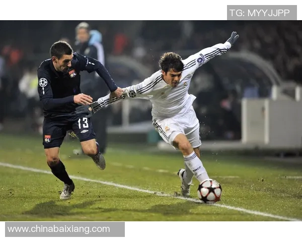 皇马传奇对决美国全明星卡卡重返赛场展现足球魅力